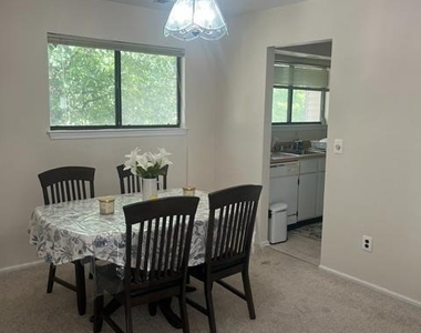 702 Jacob Court - Photo Thumbnail 4