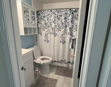 702 Jacob Court - Photo Thumbnail 8