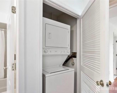 106 Chariot Court - Photo Thumbnail 18