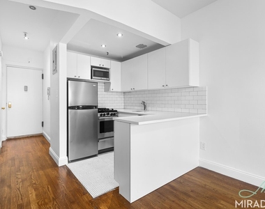 1435 York Avenue - Photo Thumbnail 5
