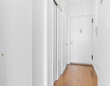 1435 York Avenue - Photo Thumbnail 8
