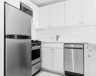 1435 York Avenue - Photo Thumbnail 7