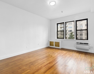 1435 York Avenue - Photo Thumbnail 1
