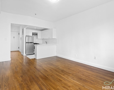 1435 York Avenue - Photo Thumbnail 4