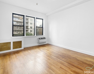 1435 York Avenue - Photo Thumbnail 2