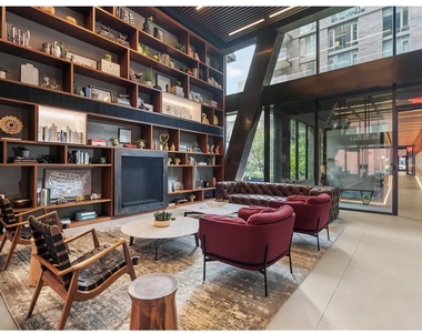 505 W 43rd Street - Photo Thumbnail 8