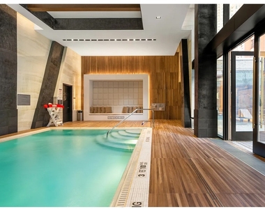505 W 43rd Street - Photo Thumbnail 7