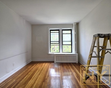 25-21 31st Avenue - Photo Thumbnail 3