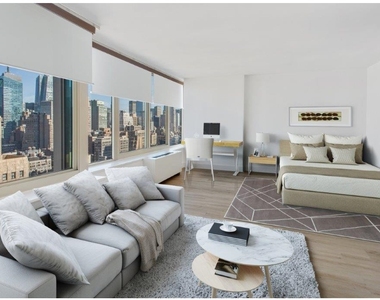 315 W 33rd Street - Photo Thumbnail 3