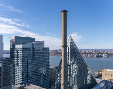 555 W 59th Street - Photo Thumbnail 7