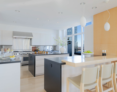 555 W 59th Street - Photo Thumbnail 10