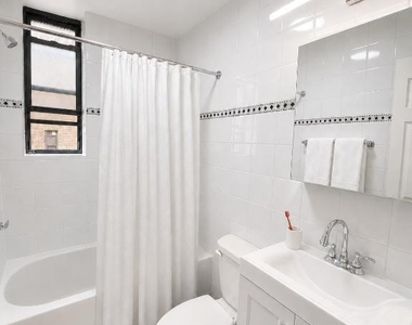 200 W 90th Street - Photo Thumbnail 5