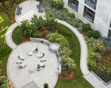 247 N 7th Street - Photo Thumbnail 7
