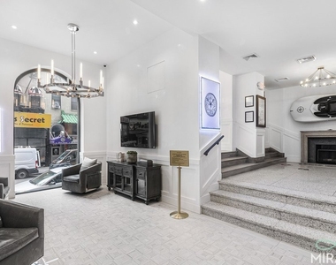 132 E 45th Street - Photo Thumbnail 6