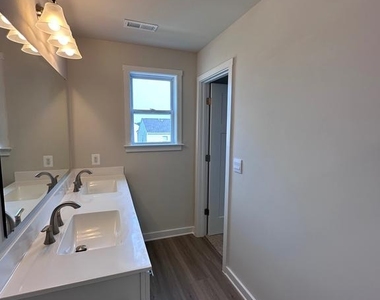 61 Zander Road - Photo Thumbnail 15