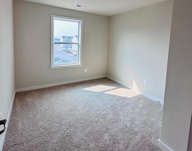 61 Zander Road - Photo Thumbnail 18