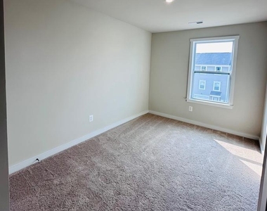 61 Zander Road - Photo Thumbnail 16