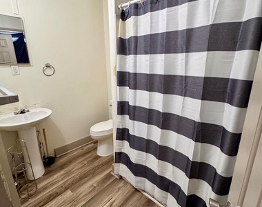 114 W Martin Street - Photo Thumbnail 6