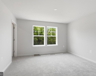 241 Monteith Drive - Photo Thumbnail 14