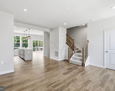 241 Monteith Drive - Photo Thumbnail 6