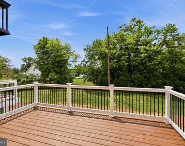 241 Monteith Drive - Photo Thumbnail 11