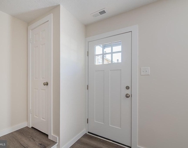 527 Gray Avenue - Photo Thumbnail 7