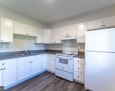 527 Gray Avenue - Photo Thumbnail 11