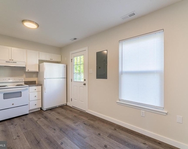 527 Gray Avenue - Photo Thumbnail 10