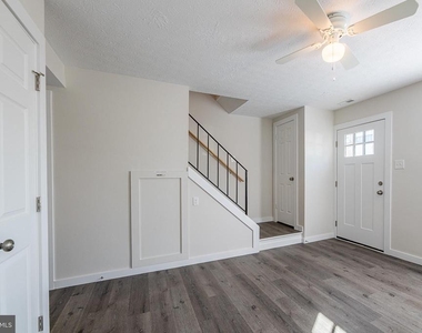 527 Gray Avenue - Photo Thumbnail 5