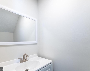 527 Gray Avenue - Photo Thumbnail 32
