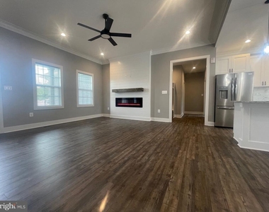 845 Royal Way - Photo Thumbnail 4