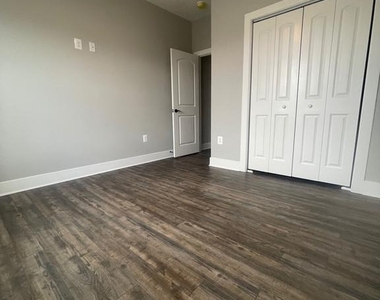 845 Royal Way - Photo Thumbnail 11