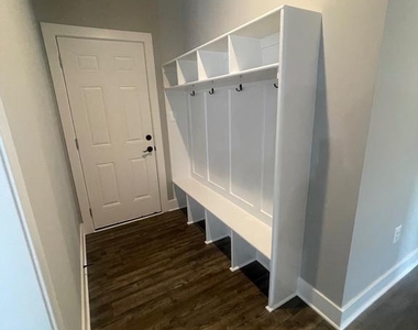 845 Royal Way - Photo Thumbnail 14