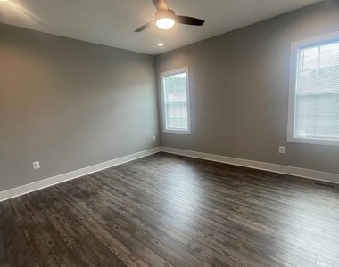 845 Royal Way - Photo Thumbnail 17
