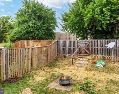 313 Frontier Fort Lane - Photo Thumbnail 20