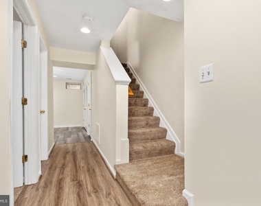 313 Frontier Fort Lane - Photo Thumbnail 14