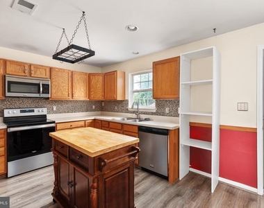 313 Frontier Fort Lane - Photo Thumbnail 3