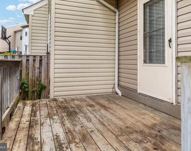 313 Frontier Fort Lane - Photo Thumbnail 23