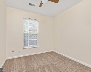 313 Frontier Fort Lane - Photo Thumbnail 10