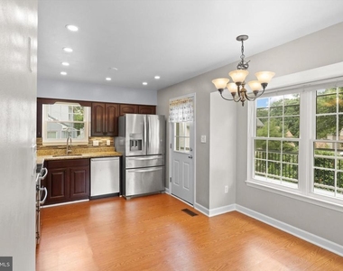 3818 Marquis Place - Photo Thumbnail 9