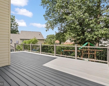 3818 Marquis Place - Photo Thumbnail 32
