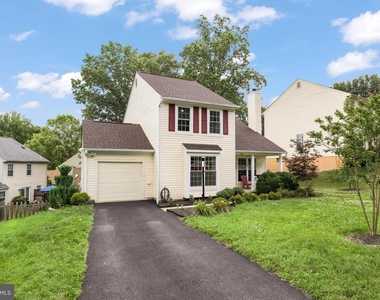 3818 Marquis Place - Photo Thumbnail 2