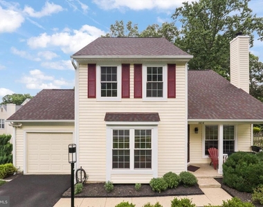 3818 Marquis Place - Photo Thumbnail 3