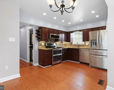 3818 Marquis Place - Photo Thumbnail 13