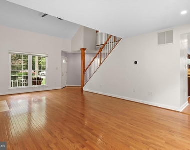 3818 Marquis Place - Photo Thumbnail 8