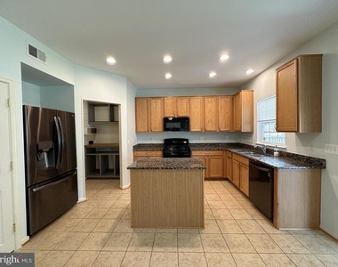 13758 Restina Road - Photo Thumbnail 11