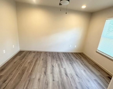 4235 Gibson Court - Photo Thumbnail 5