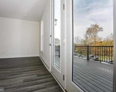 6722 Upland Manor Drive - Photo Thumbnail 11