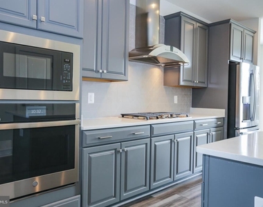 6722 Upland Manor Drive - Photo Thumbnail 6