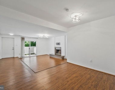 12883 Cara Drive - Photo Thumbnail 10